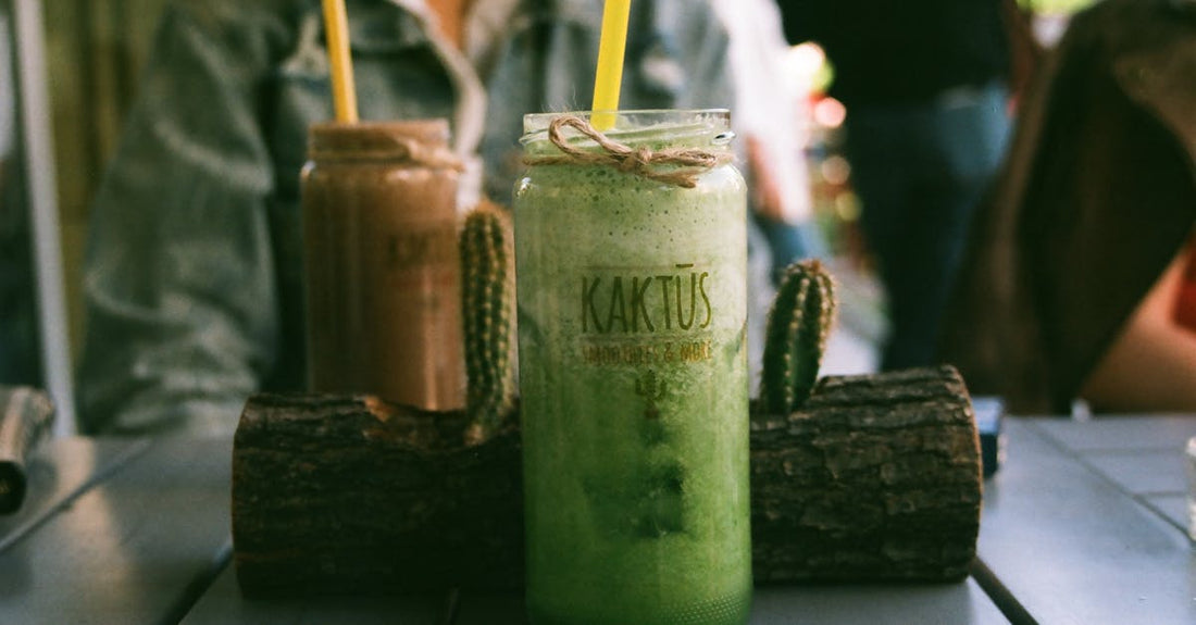 Bebida verde con superalimentos